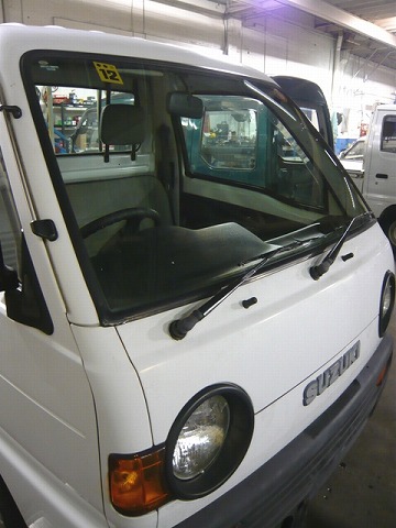 Carry - Windshield (used)