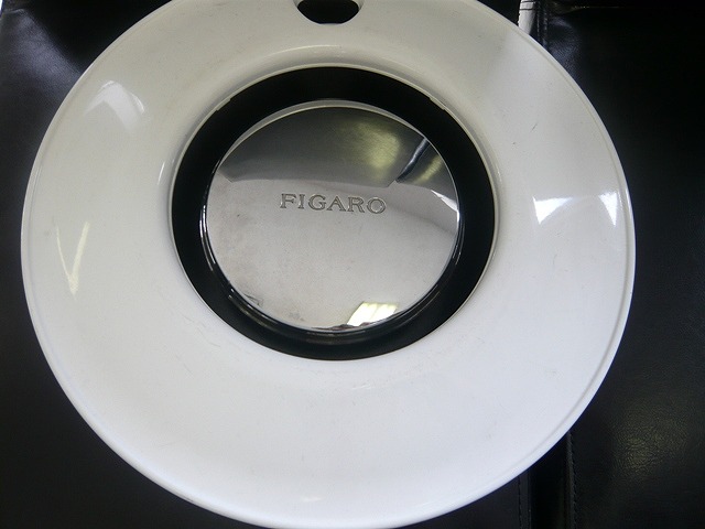 Figaro - Hub Cap / Outer White (Used) - Click Image to Close